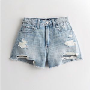 Hollister Ultra High Rise Relaxed Vintage Short 3”